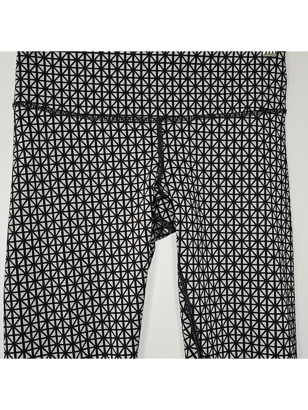 224. Lululemon Tri Geo Wunder Under leggings